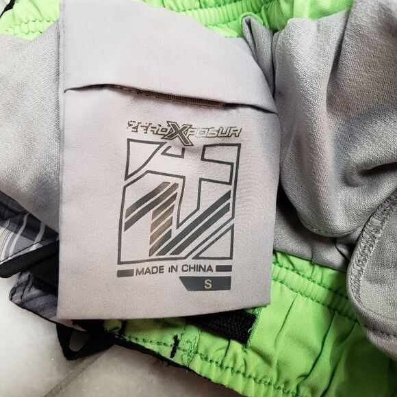 Reebok ZeroXposure Black White  Boys Plaid Design Summer Swim Trunks  sz Small - Picture 5 of 9